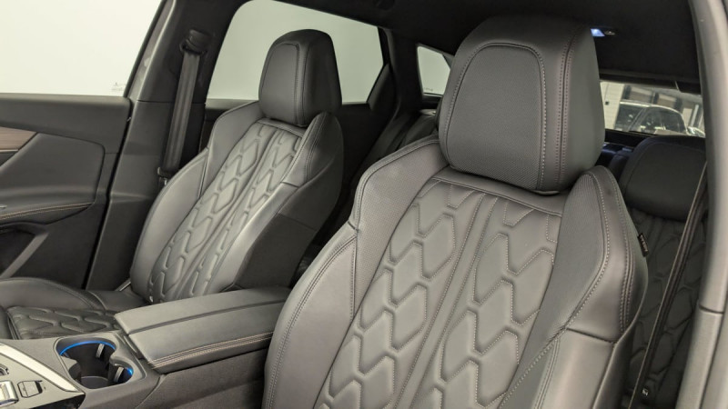 Peugeot 3008 HYbrid4 Hybrid4 300 e-EAT8 GT Pack 2022 - photo n°16 Peugeot 3008 HYbrid4 Hybrid4 300 e-EAT8 GT Pack  occasion à SAINT-GREGOIRE - photo n°16