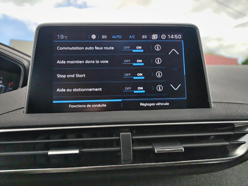 Peugeot 3008 1.2 PureTech 130ch Allure S&S 2018 - photo n°15 Peugeot 3008 1.2 PureTech 130ch Allure S&S  occasion à Le Havre - photo n°15