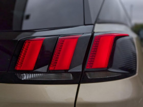 Peugeot 3008 1.2i PureTech 12V S&S - 130 - BV EAT6  II 2016 Allure  occasion � Ganges - photo n�7