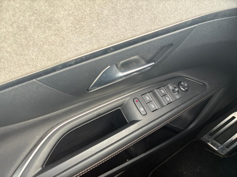 Peugeot 3008 1.2i PureTech  130ch EAT8  GT 2022 - photo n°16 Peugeot 3008 1.2i PureTech  130ch EAT8  GT  occasion à Labège - photo n°16