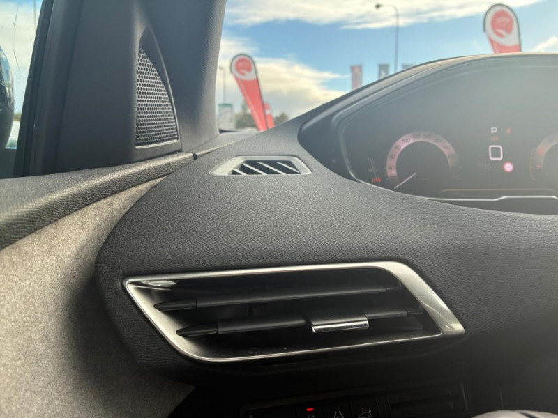 Peugeot 3008 1.2i PureTech  130ch EAT8  GT 2022 - photo n°17 Peugeot 3008 1.2i PureTech  130ch EAT8  GT  occasion à Labège - photo n°17