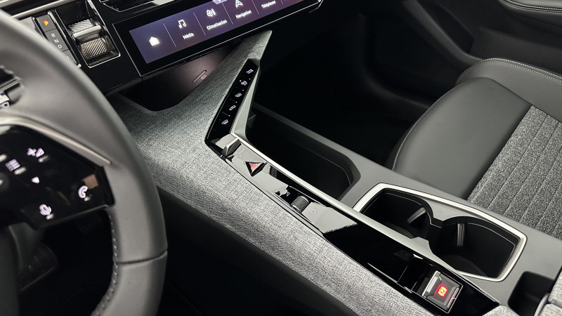 Peugeot 3008 3008 1.2 Hybrid 145ch Allure e-DCS6 2025 - photo n°17 Peugeot 3008 3008 1.2 Hybrid 145ch Allure e-DCS6  occasion à SAINT-GREGOIRE - photo n°17