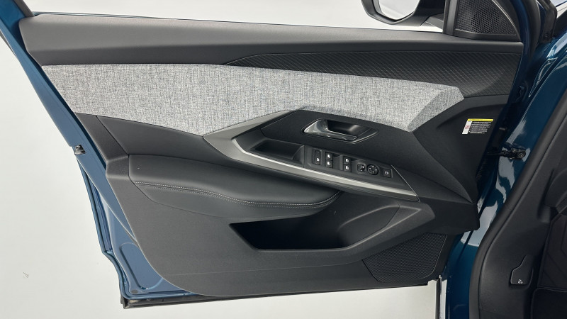 Peugeot 3008 3008 1.2 Hybrid 145ch Allure e-DCS6 2025 - photo n°13 Peugeot 3008 3008 1.2 Hybrid 145ch Allure e-DCS6  occasion à SAINT-GREGOIRE - photo n°13