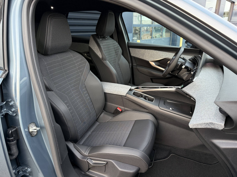 Peugeot 3008 ELECTRIQUE 3008 Electrique 73 kWh 210 ch  occasion  FONTENAY LE COMTE - photo n9