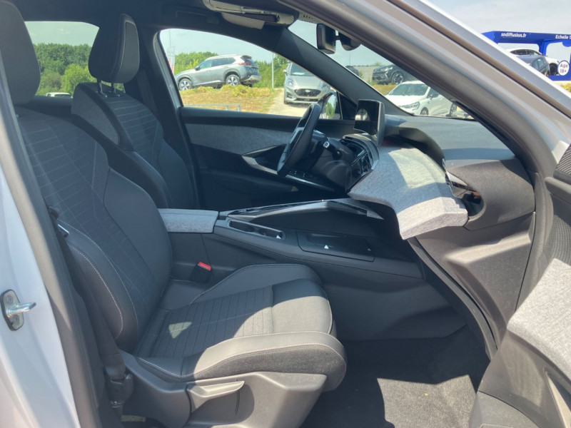 Peugeot 3008 Hybrid 145 e-DCS6 ALLURE PACK PANORAMIC NAVIGATION et PACK 3 2024 - photo n°17 Peugeot 3008 Hybrid 145 e-DCS6 ALLURE PACK PANORAMIC NAVIGATION et PACK 3  occasion à Carcassonne - photo n°17