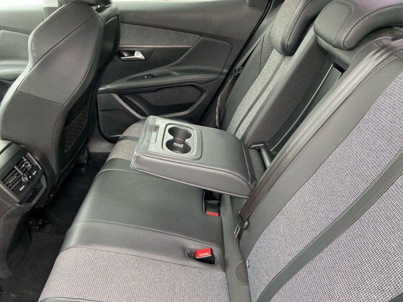 Peugeot 3008 PureTech 130 BV6 ALLURE 2019 - photo n°15 Peugeot 3008 PureTech 130 BV6 ALLURE  occasion à Lescure-d'Albigeois - photo n°15