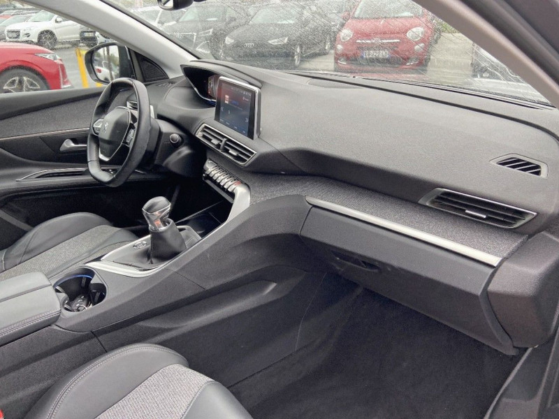 Peugeot 3008 PureTech 130 BV6 ALLURE 2019 - photo n°19 Peugeot 3008 PureTech 130 BV6 ALLURE  occasion à Lescure-d'Albigeois - photo n°19