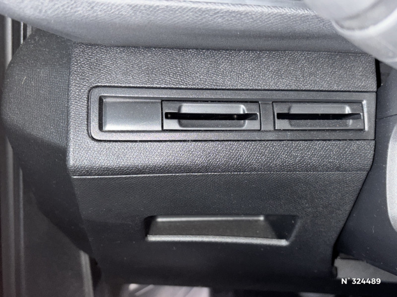 Peugeot 3008 PURETECH 130CH S&S EAT8 GT LINE 2020 - photo n°15 Peugeot 3008 PURETECH 130CH S&S EAT8 GT LINE  occasion à Noisy-le-Grand - photo n°15