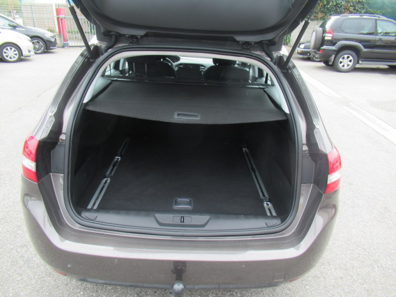 Peugeot 308 SW 1.6 BLUEHDI 120CH ACTIVE S&S 2015 - photo n°8 Peugeot 308 SW 1.6 BLUEHDI 120CH ACTIVE S&S  occasion à Toulouse - photo n°8