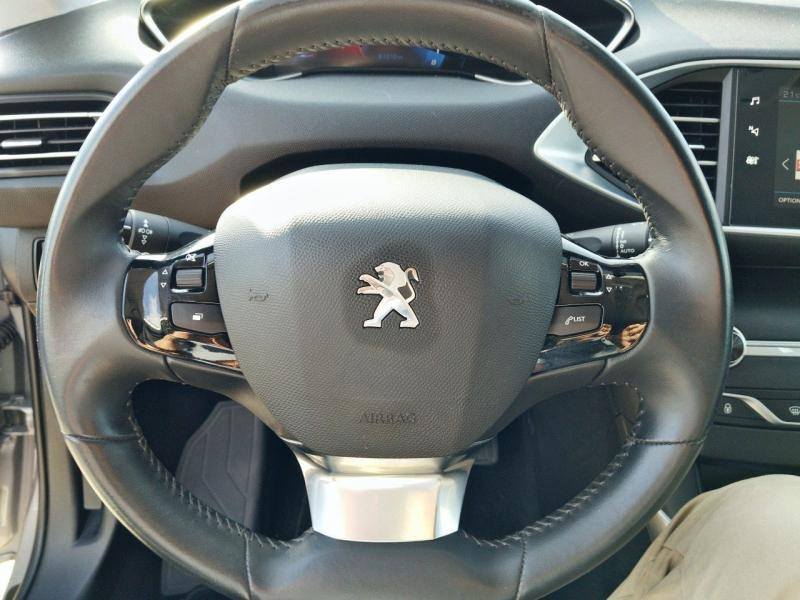 Peugeot 308 1.2 PureTech 130ch S&S Allure Pack 2021 - photo n°16 Peugeot 308 1.2 PureTech 130ch S&S Allure Pack  occasion à Le Havre - photo n°16