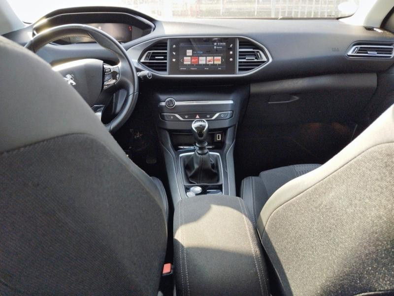 Peugeot 308 1.2 PureTech 130ch S&S Allure Pack 2021 - photo n°8 Peugeot 308 1.2 PureTech 130ch S&S Allure Pack  occasion à Le Havre - photo n°8