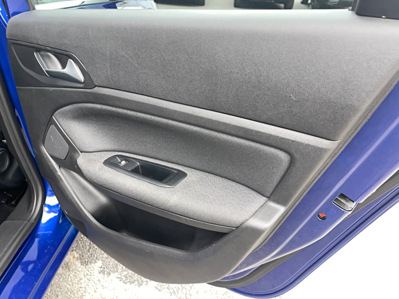 Peugeot 308 308 SW BlueHDi 130ch S&S EAT6 Allure 5p 2019 - photo n°20 Peugeot 308 308 SW BlueHDi 130ch S&S EAT6 Allure 5p  occasion à Lescure-d'Albigeois - photo n°20