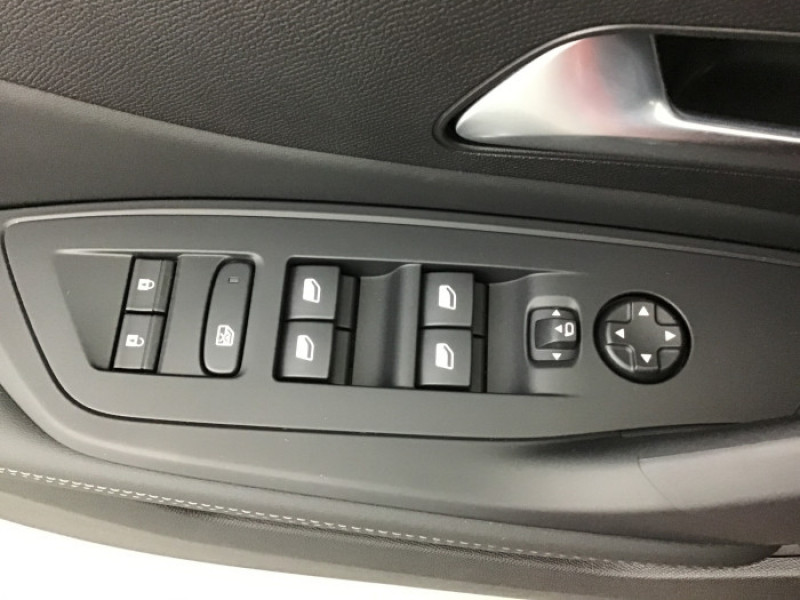 Peugeot 308 BlueHDi 130ch S&S EAT8 Allure 2025 - photo n°17 Peugeot 308 BlueHDi 130ch S&S EAT8 Allure  occasion à Ganges - photo n°17