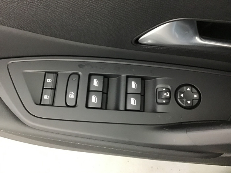 Peugeot 308 BlueHDi 130ch S&S EAT8 Allure 2025 - photo n°17 Peugeot 308 BlueHDi 130ch S&S EAT8 Allure  occasion à Ganges - photo n°17