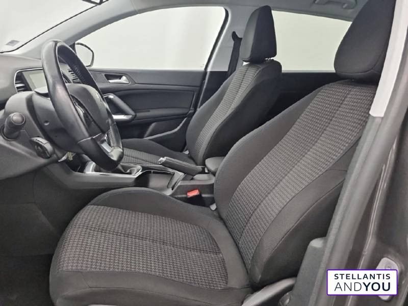 Peugeot 308 PureTech 110ch S&S BVM6 Style  occasion à ST MITRE LES REMPARTS - photo n°10