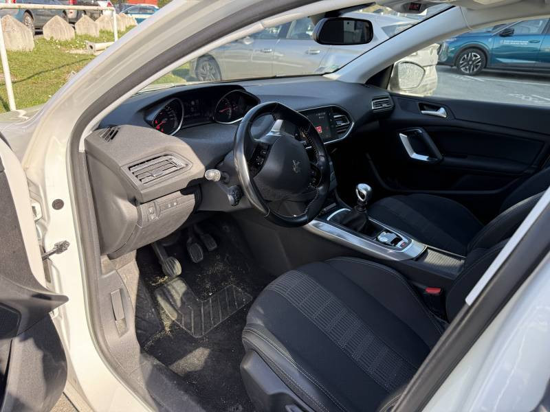 Peugeot 308 PureTech 130ch S&S BVM6 Allure  occasion  REZE - photo n4