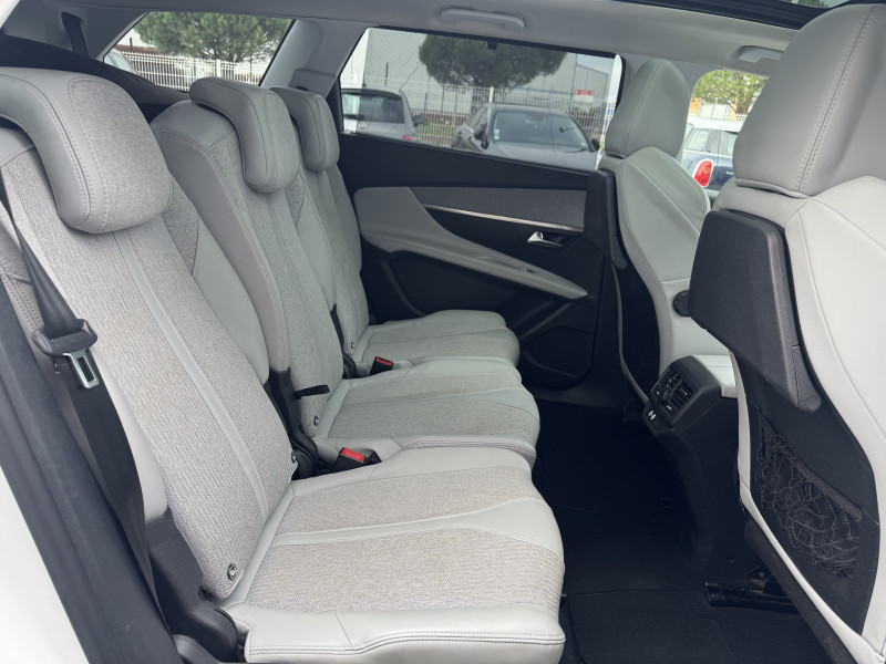 Peugeot 5008 1.2 PURETECH 130 CH ALLURE S&S EAT6 2018 - photo n°12 Peugeot 5008 1.2 PURETECH 130 CH ALLURE S&S EAT6  occasion à Colomiers - photo n°12