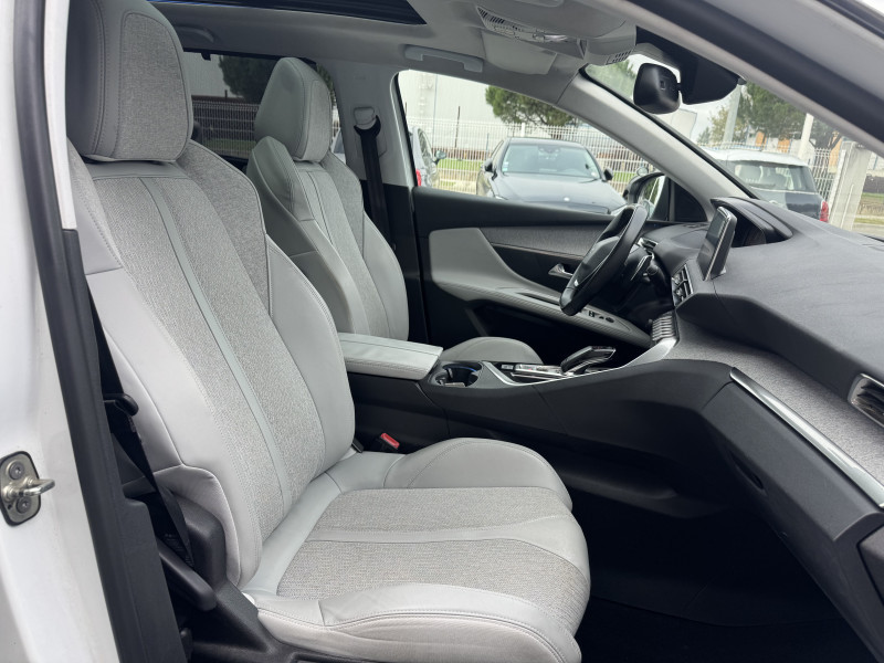 Peugeot 5008 1.2 PURETECH 130 CH ALLURE S&S EAT6 2018 - photo n°14 Peugeot 5008 1.2 PURETECH 130 CH ALLURE S&S EAT6  occasion à Colomiers - photo n°14