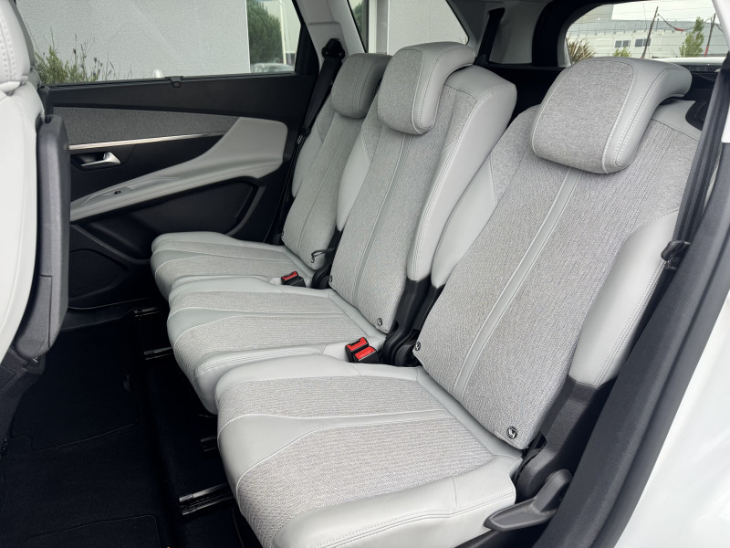 Peugeot 5008 1.2 PURETECH 130 CH ALLURE S&S EAT6 2018 - photo n°10 Peugeot 5008 1.2 PURETECH 130 CH ALLURE S&S EAT6  occasion à Colomiers - photo n°10