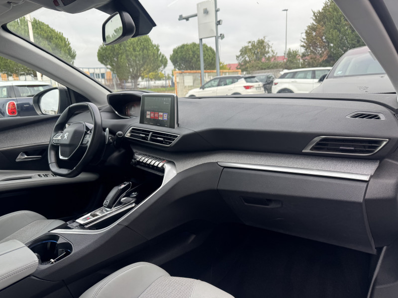 Peugeot 5008 1.2 PURETECH 130 CH ALLURE S&S EAT6 2018 - photo n°15 Peugeot 5008 1.2 PURETECH 130 CH ALLURE S&S EAT6  occasion à Colomiers - photo n°15