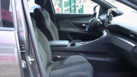 Peugeot 5008 1.5 BLUEHDI 130CH S&S ACTIVE PACK EAT8 2023 - photo n°9 Peugeot 5008 1.5 BLUEHDI 130CH S&S ACTIVE PACK EAT8  occasion à Toulouse - photo n°9