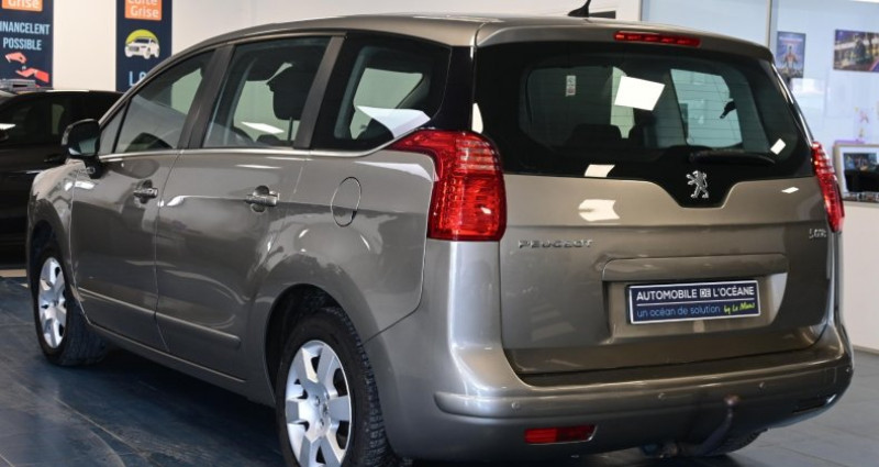 Peugeot 5008 1.6 HDi 110ch FAP BMP6 Premium 7pl 2009 - photo n°6 Peugeot 5008 1.6 HDi 110ch FAP BMP6 Premium 7pl  occasion à ST SATURNIN - photo n°6