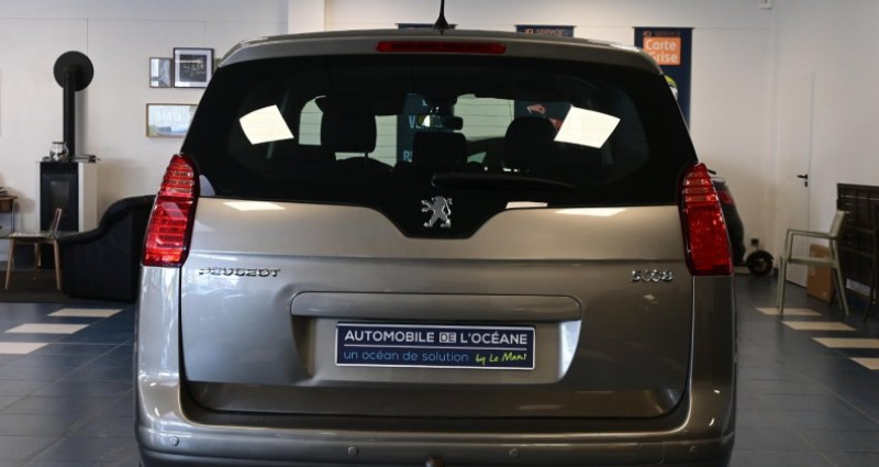Peugeot 5008 1.6 HDi 110ch FAP BMP6 Premium 7pl 2009 - photo n°5 Peugeot 5008 1.6 HDi 110ch FAP BMP6 Premium 7pl  occasion à ST SATURNIN - photo n°5