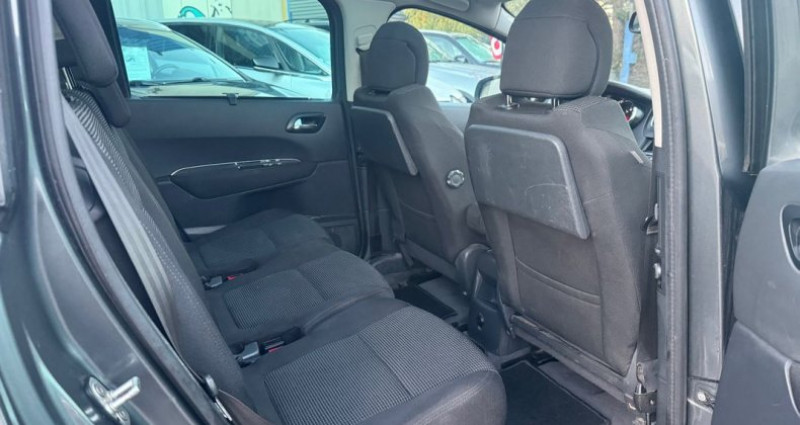 Peugeot 5008 1.6 HDI 112 Premium Pack 7 Places 2010 - photo n°5 Peugeot 5008 1.6 HDI 112 Premium Pack 7 Places  occasion à SAINT MARTIN D'HERES - photo n°5