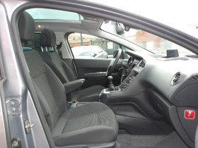Peugeot 5008 1.6 HDI 115CH FAP ALLURE  occasion � Toulouse - photo n�9