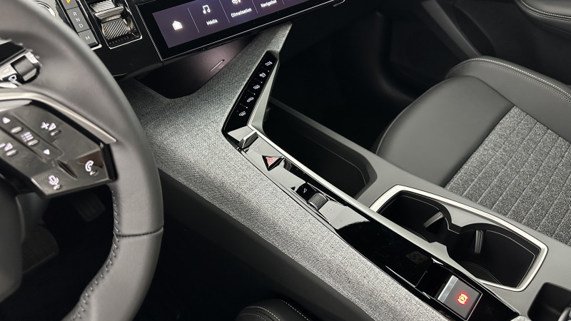 Peugeot 5008 5008 1.2 Hybrid 145ch Allure e-DCS6 2025 - photo n°18 Peugeot 5008 5008 1.2 Hybrid 145ch Allure e-DCS6  occasion à SAINT-GREGOIRE - photo n°18