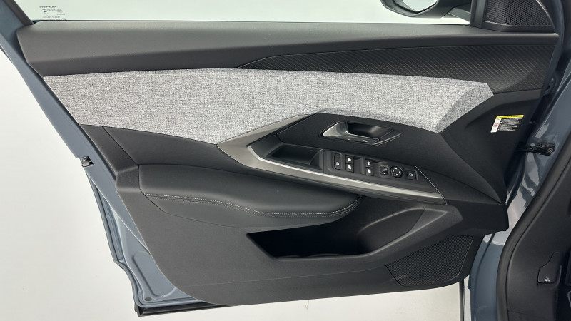 Peugeot 5008 5008 1.2 Hybrid 145ch Allure e-DCS6 2025 - photo n°14 Peugeot 5008 5008 1.2 Hybrid 145ch Allure e-DCS6  occasion à SAINT-GREGOIRE - photo n°14