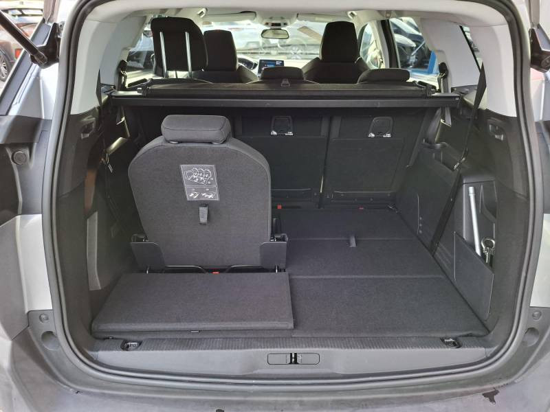 Peugeot 5008 BlueHDi 130ch S&S EAT8 Active Business 2018 - photo n°9 Peugeot 5008 BlueHDi 130ch S&S EAT8 Active Business  occasion à Langon - photo n°9