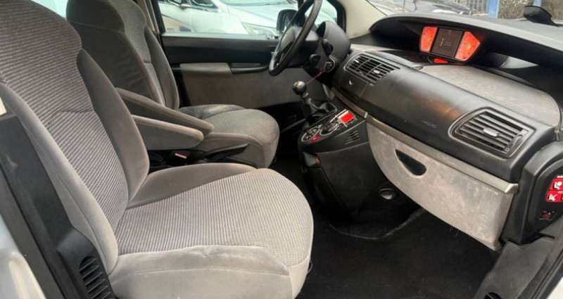 Peugeot 807 2.0 HDI 136 Navtech 6 Places 1ère Main 2008 - photo n°4 Peugeot 807 2.0 HDI 136 Navtech 6 Places 1ère Main  occasion à SAINT MARTIN D'HERES - photo n°4