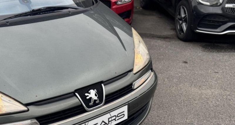 Peugeot 807 2.0 HDi 16V FAP - 136 MONOSPACE Confort Pack 2007 - photo n°3 Peugeot 807 2.0 HDi 16V FAP - 136 MONOSPACE Confort Pack  occasion à Chateaubernard - photo n°3