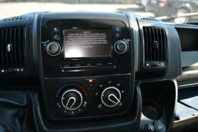 Peugeot Boxer 330 L2H2 2.2 BLUEHDI S&S 120CH ASPHALT  occasion  Toulouse - photo n5