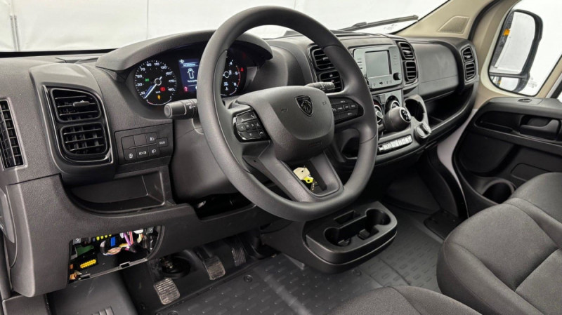 Peugeot Boxer BOXER FGN TOLE 3.3 T L2H2 140 S S BVM6 2025 - photo n°10 Peugeot Boxer BOXER FGN TOLE 3.3 T L2H2 140 S S BVM6  occasion à SAINT-GREGOIRE - photo n°10