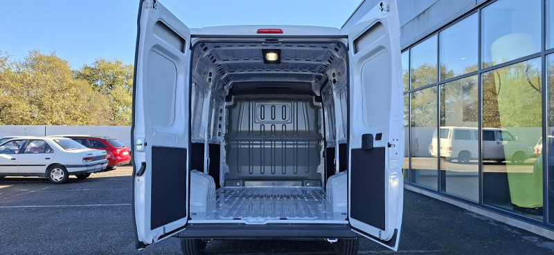 Peugeot Boxer BOXER FGN TOLE 3.5 T L2H2 140 S&S BVA8  4p 2025 - photo n°11 Peugeot Boxer BOXER FGN TOLE 3.5 T L2H2 140 S&S BVA8  4p  occasion à Aire sur Adour - photo n°11