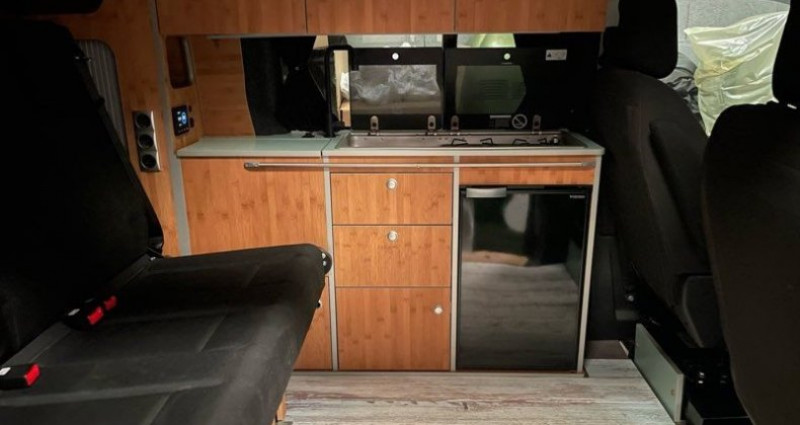 Peugeot Expert E-EXPERT TAILLE M 100 kw 4 couchages type Westfalia  occasion � LAVEYRON - photo n�5