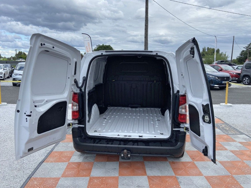 Peugeot Partner BlueHDi 130 EAT8 3 PL GPS Caméra Attelage 2024 - photo n°15 Peugeot Partner BlueHDi 130 EAT8 3 PL GPS Caméra Attelage  occasion à Saïx - photo n°15