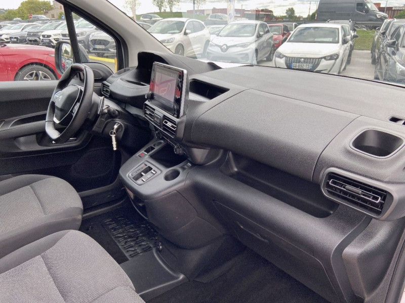 Peugeot Partner BlueHDi 130 EAT8 3 PL GPS Caméra Attelage 2024 - photo n°18 Peugeot Partner BlueHDi 130 EAT8 3 PL GPS Caméra Attelage  occasion à Saïx - photo n°18