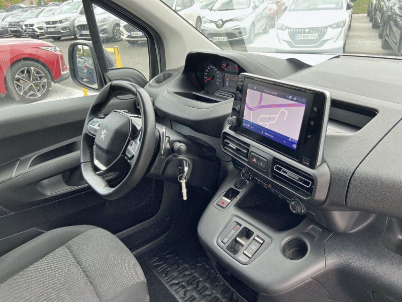 Peugeot Partner BlueHDi 130 EAT8 3 PL GPS Caméra Attelage 2024 - photo n°20 Peugeot Partner BlueHDi 130 EAT8 3 PL GPS Caméra Attelage  occasion à Saïx - photo n°20