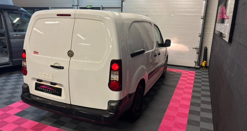 Peugeot Partner FGN 121 L2 1.6 HDI 90 FAP PACK CD CLIM / 3 PLACES / DISTRIBU 2014 - photo n°5 Peugeot Partner FGN 121 L2 1.6 HDI 90 FAP PACK CD CLIM / 3 PLACES / DISTRIBU  occasion à Harfleur - photo n°5