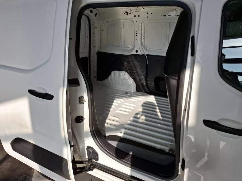 Peugeot Partner FGN FOURGON STANDARD 1000 KG BLUEHDI 100 S&S BVM5 PREMIUM 2021 - photo n°11 Peugeot Partner FGN FOURGON STANDARD 1000 KG BLUEHDI 100 S&S BVM5 PREMIUM  occasion à Biscarrosse - photo n°11