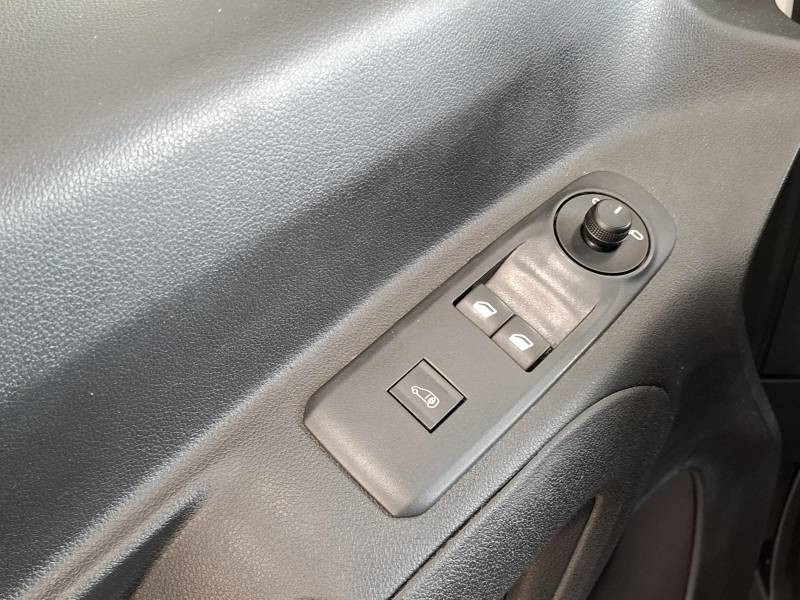 Peugeot Partner FGN FOURGON STANDARD 1000 KG BLUEHDI 100 S&S BVM5 PREMIUM 2021 - photo n°13 Peugeot Partner FGN FOURGON STANDARD 1000 KG BLUEHDI 100 S&S BVM5 PREMIUM  occasion à Biscarrosse - photo n°13