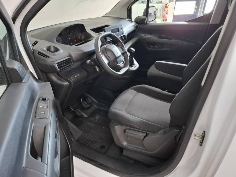 Peugeot Partner FGN FOURGON STANDARD 1000 KG BLUEHDI 100 S&S BVM5 PREMIUM 2021 - photo n°12 Peugeot Partner FGN FOURGON STANDARD 1000 KG BLUEHDI 100 S&S BVM5 PREMIUM  occasion à Biscarrosse - photo n°12