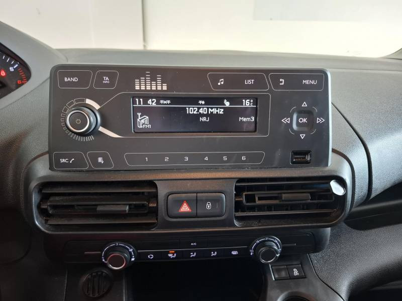 Peugeot Partner FGN FOURGON STANDARD 1000 KG BLUEHDI 100 S&S BVM5 PREMIUM 2021 - photo n°15 Peugeot Partner FGN FOURGON STANDARD 1000 KG BLUEHDI 100 S&S BVM5 PREMIUM  occasion à Biscarrosse - photo n°15