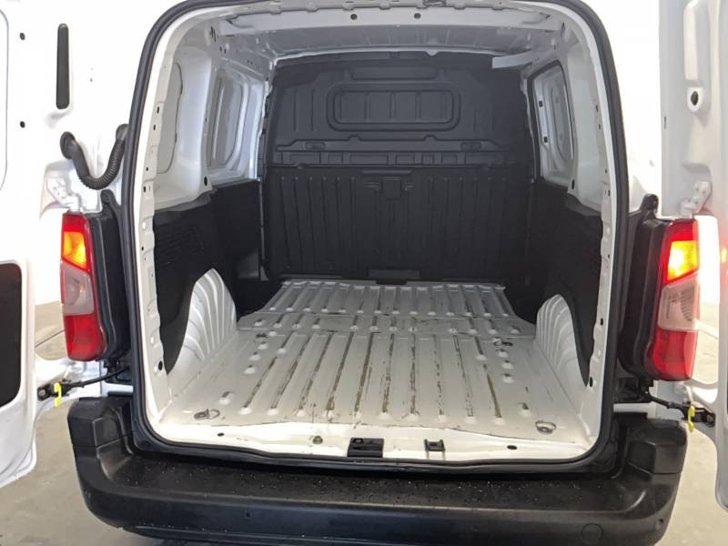 Peugeot Partner FGN FOURGON STANDARD 650 KG BLUEHDI 100 S&S BVM5 PREMIUM 2019 - photo n°9 Peugeot Partner FGN FOURGON STANDARD 650 KG BLUEHDI 100 S&S BVM5 PREMIUM  occasion à Saint-Pierre-du-Mont - photo n°9