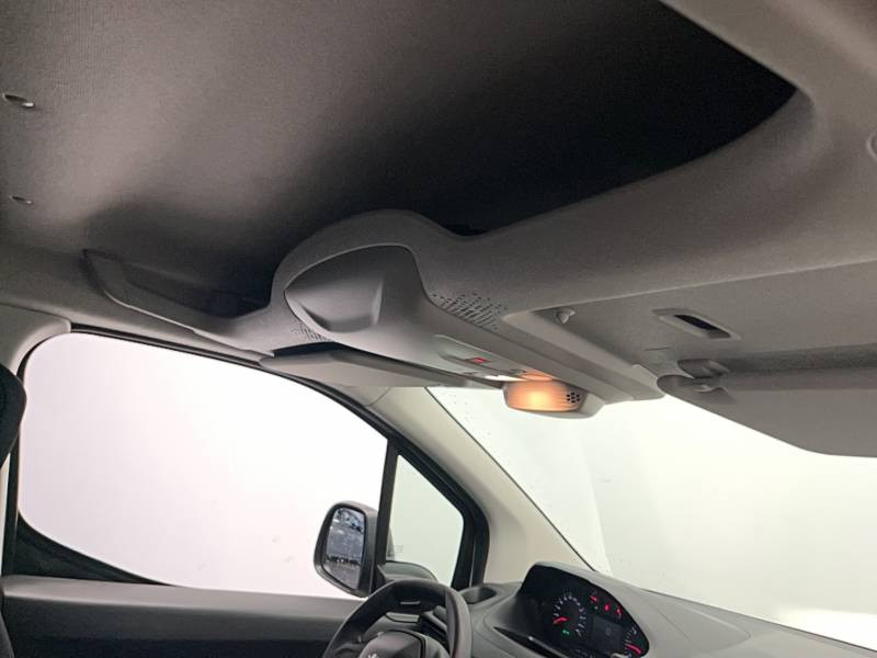 Peugeot Partner FGN FOURGON STANDARD 650 KG BLUEHDI 100 S&S BVM5 PREMIUM 2019 - photo n°14 Peugeot Partner FGN FOURGON STANDARD 650 KG BLUEHDI 100 S&S BVM5 PREMIUM  occasion à Saint-Pierre-du-Mont - photo n°14