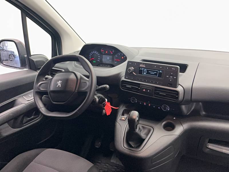 Peugeot Partner FGN FOURGON STANDARD 650 KG BLUEHDI 100 S&S BVM5 PREMIUM 2019 - photo n°13 Peugeot Partner FGN FOURGON STANDARD 650 KG BLUEHDI 100 S&S BVM5 PREMIUM  occasion à Saint-Pierre-du-Mont - photo n°13
