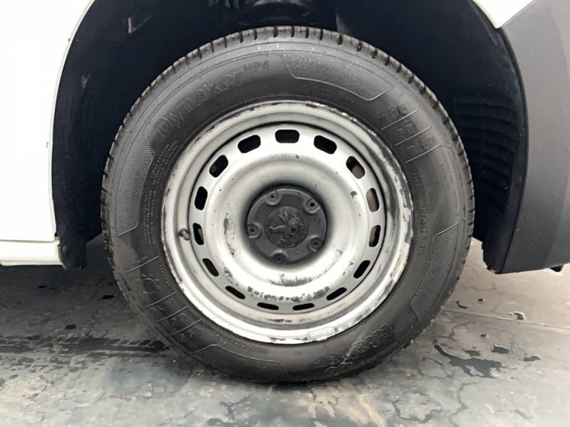 Peugeot Partner FGN FOURGON STANDARD 650 KG BLUEHDI 100 S&S BVM5 PREMIUM 2019 - photo n°15 Peugeot Partner FGN FOURGON STANDARD 650 KG BLUEHDI 100 S&S BVM5 PREMIUM  occasion à Saint-Pierre-du-Mont - photo n°15